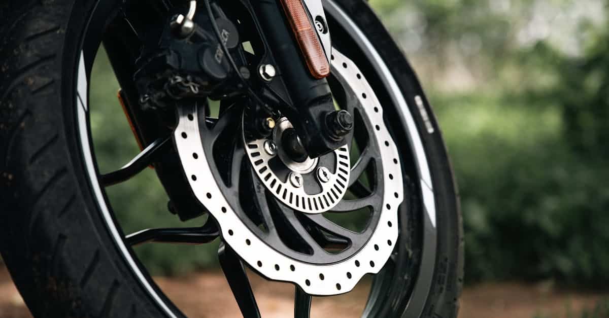 découvrez les vélos de 20 pouces, parfaits pour les enfants et les adultes à la recherche de compacité et de maniabilité. idéaux pour la ville, ces modèles allient confort et style pour des balades agréables.