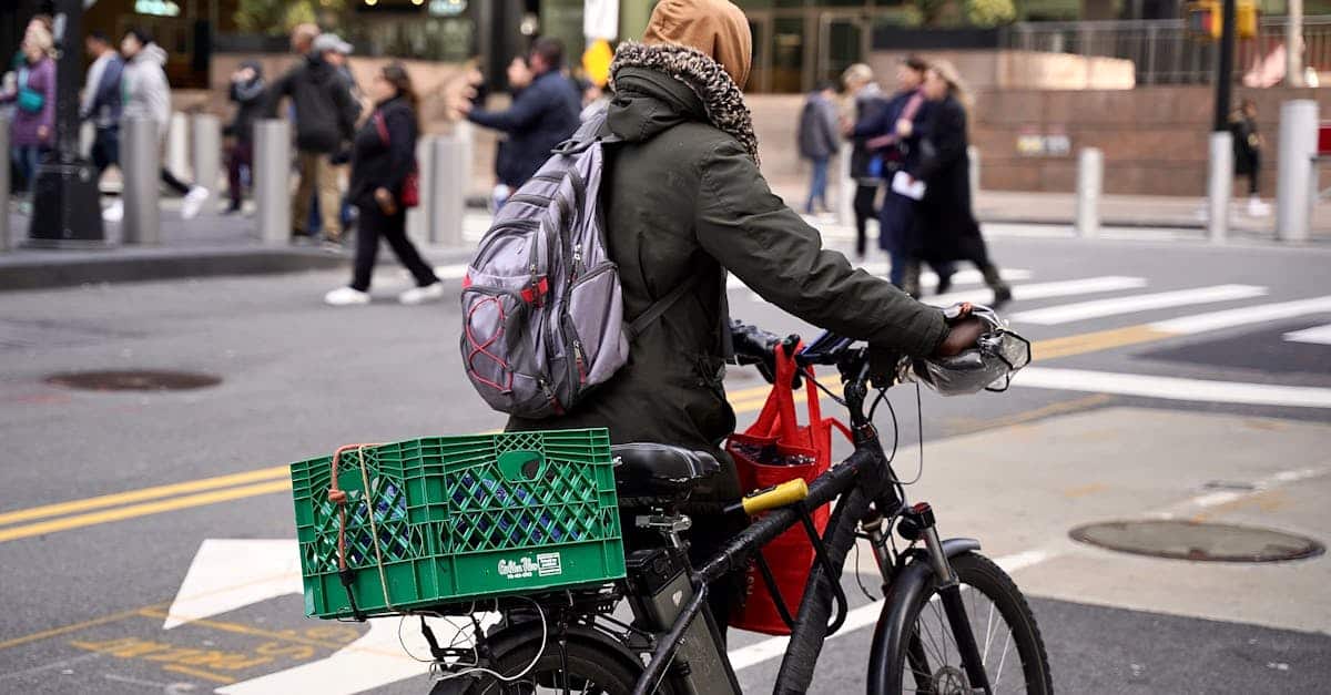 découvrez les vélos à roues de différentes tailles, y compris les modèles avec des roues de 20, 24 et 26 pouces. parfaits pour les enfants et les adultes, ces vélos offrent confort et performance pour tous vos déplacements. explorez notre sélection de vélos adaptés à votre taille et à vos besoins.