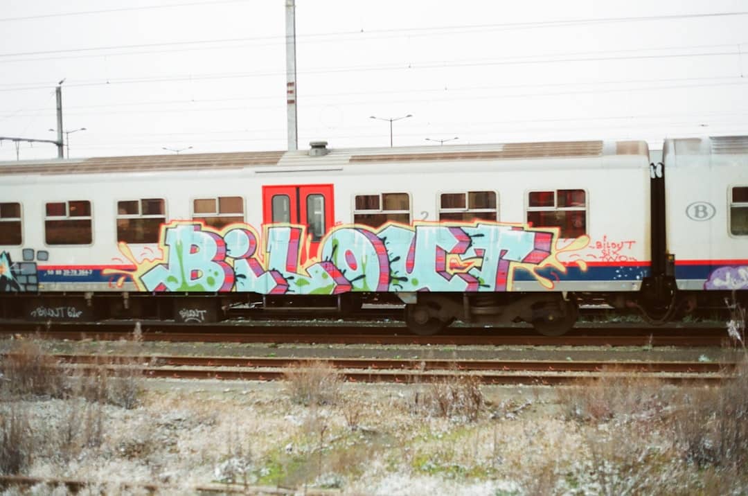 découvrez tout ce qu'il faut savoir sur le train inoui : services à bord, billets, destinations, horaires et avantages pour voyager confortablement avec la sncf.