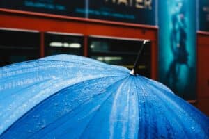 découvrez tout ce qu'il faut savoir sur les bus de londres : itinéraires, horaires, tarifs et conseils pour explorer la ville facilement en empruntant ce célèbre moyen de transport.