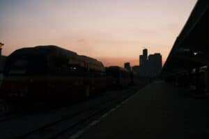 découvrez l'histoire et le succès du groupe long train running, une légende du rock qui a marqué les décennies avec ses hits intemporels.