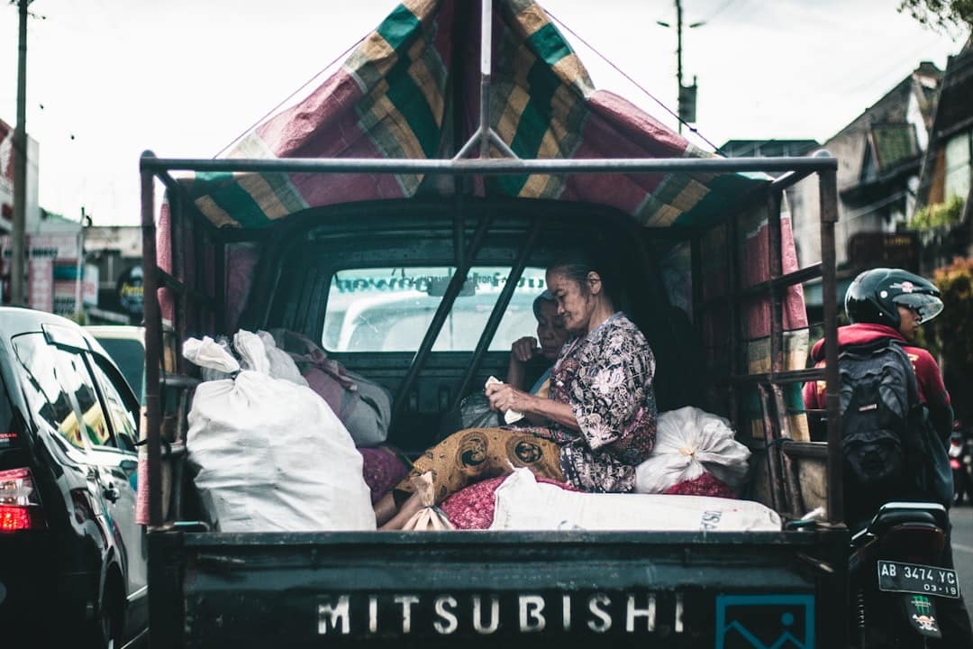 découvrez le m3 truck, un véhicule utilitaire performant et polyvalent, idéal pour le transport de marchandises. avec sa capacité d'emport impressionnante et son design robuste, le m3 truck répond à tous vos besoins professionnels.