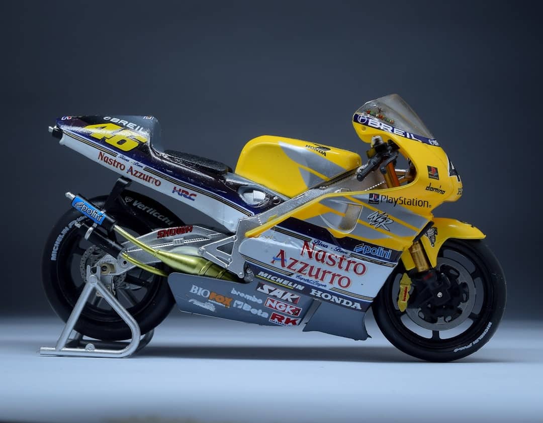 découvrez nos mini motos : des répliques miniatures de moto alliant performance, design et sensation de conduite. idéales pour enfants et adultes passionnés. profitez d'un large choix à prix attractifs !