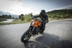 découvrez l'univers de la moto : conseils d'achat, guide d'entretien, nouveautés et actualités pour passionnés de motorcycle. trouvez tout ce qu'il faut savoir pour vivre votre passion à deux-roues !
