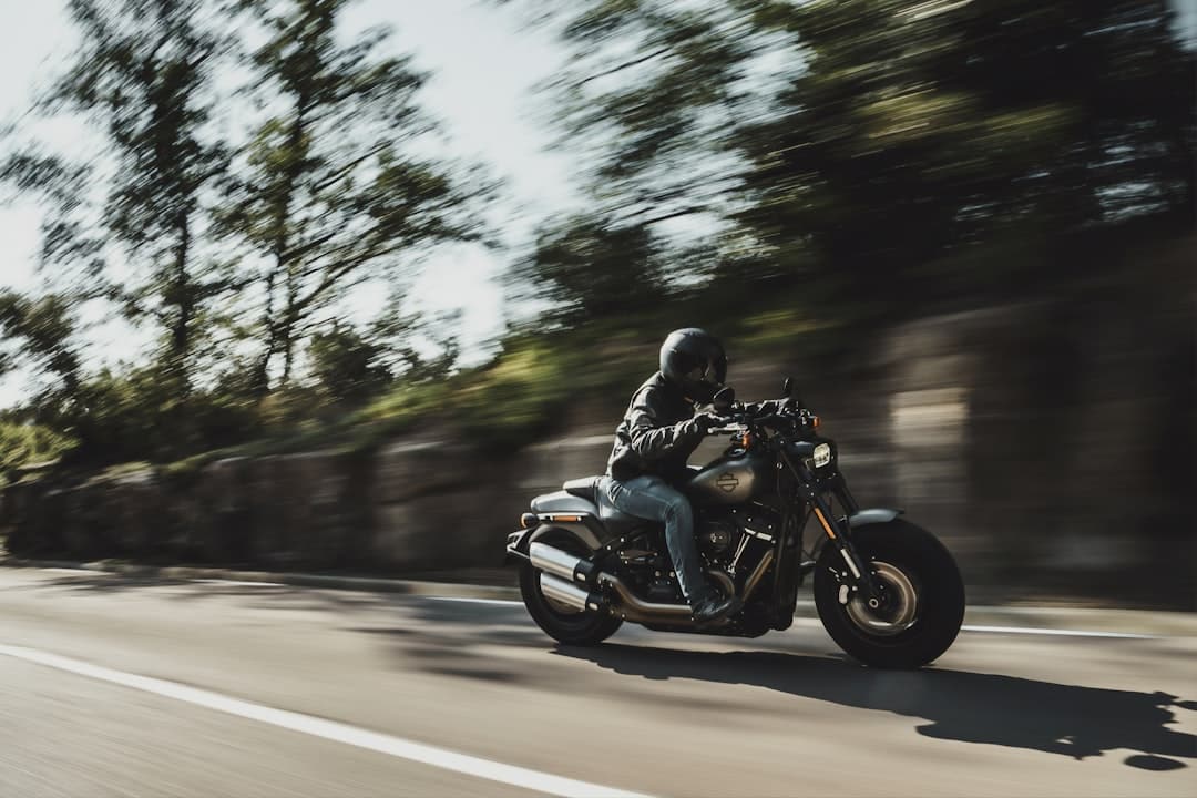 découvrez tout sur les motos : guide d'achat, conseils d'entretien, nouveautés, équipements et actualités du monde de la moto pour passionnés et débutants.