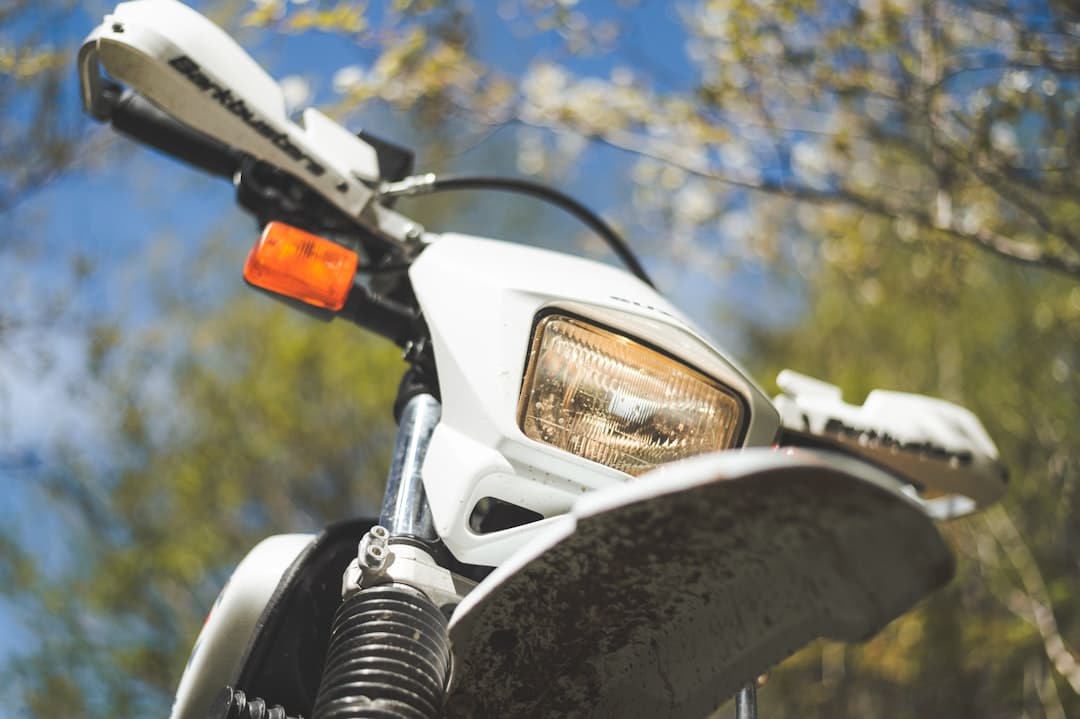 protégez votre moto efficacement avec un système d'alarme pour moto. découvrez les meilleures alarmes pour motos : fonctionnalités, installation facile et sécurité renforcée contre le vol.