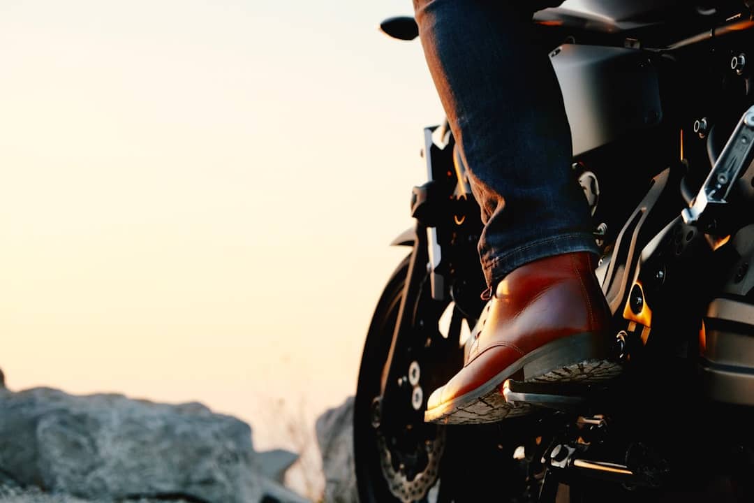 découvrez notre sélection de bottes de moto conçues pour offrir sécurité, confort et style lors de toutes vos sorties à moto. trouvez la paire idéale adaptée à vos besoins !