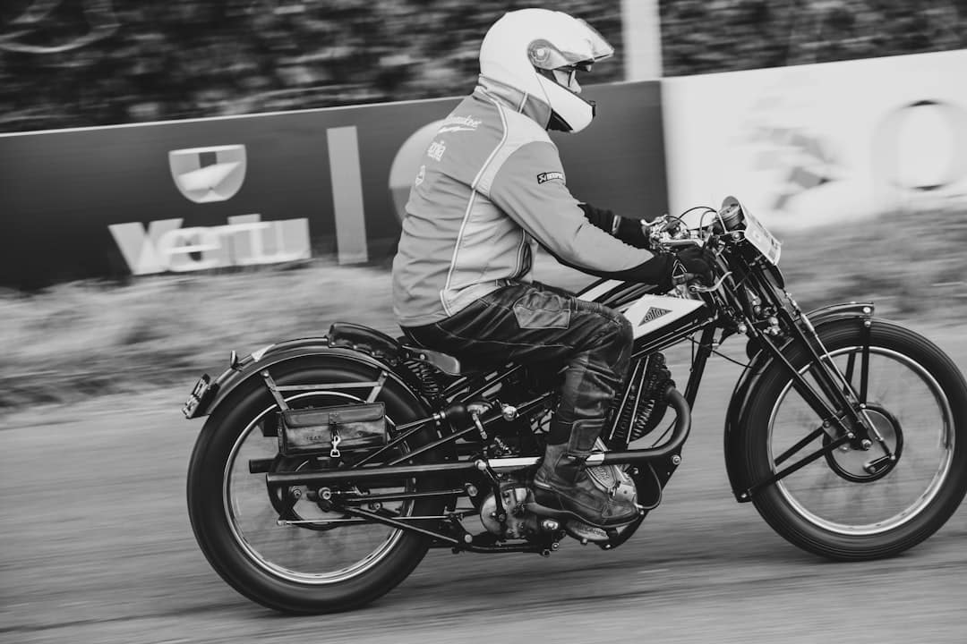 découvrez notre collection de bottes moto, conçues pour offrir protection, confort et style. parfaites pour tous les motards, nos bottes assurent sécurité et performance sur la route.