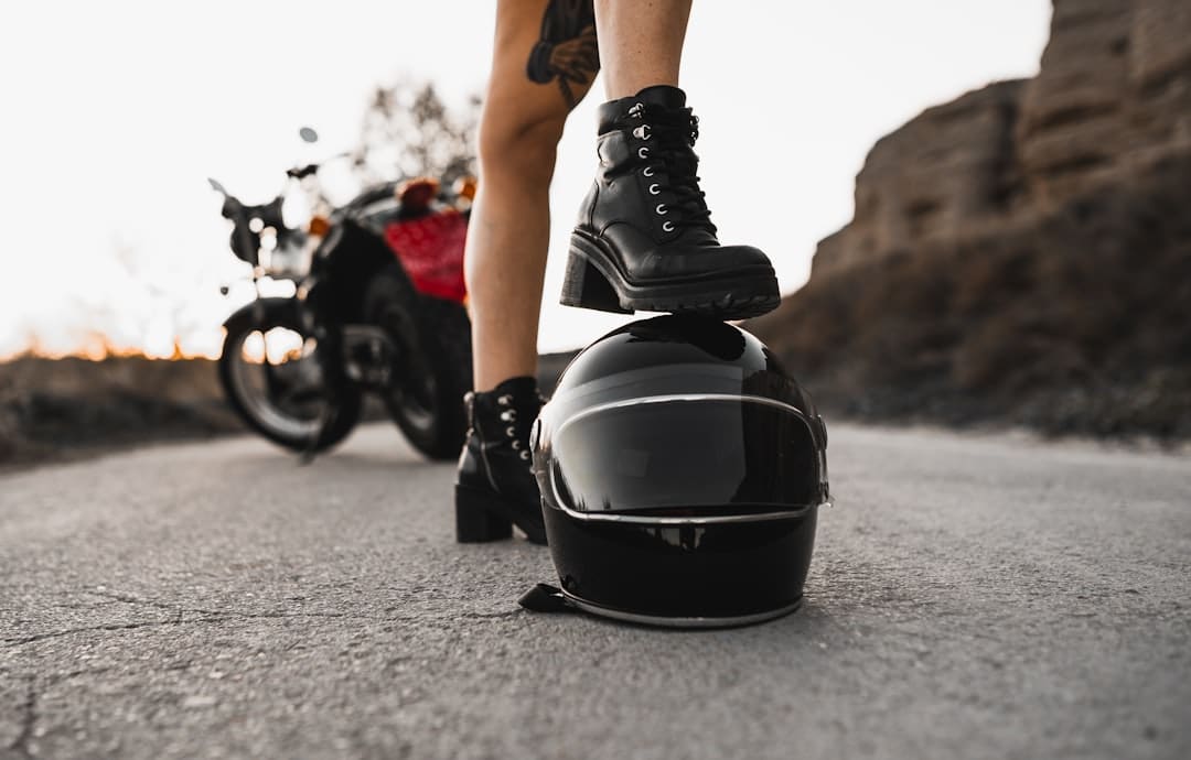 découvrez notre sélection de bottes de moto alliant sécurité, confort et style pour tous les motards. trouvez la paire idéale pour vos aventures sur route ou tout-terrain !