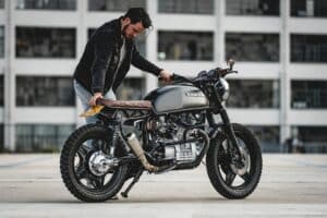 découvrez nos services de personnalisation de motos pour créer une moto unique qui reflète votre style et votre personnalité. expertise, créativité et qualité au rendez-vous.