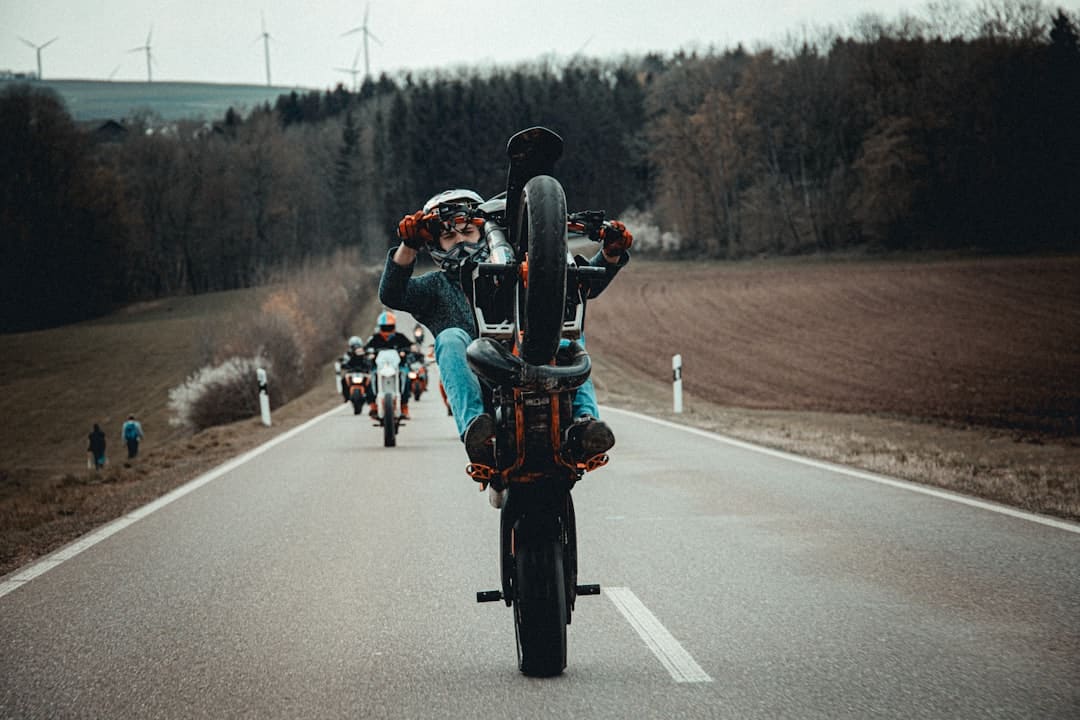 découvrez notre sélection de plateformes élévatrices pour motos, idéales pour l’entretien et la réparation de votre deux-roues en toute sécurité. robustes, pratiques et adaptées à tous les modèles.