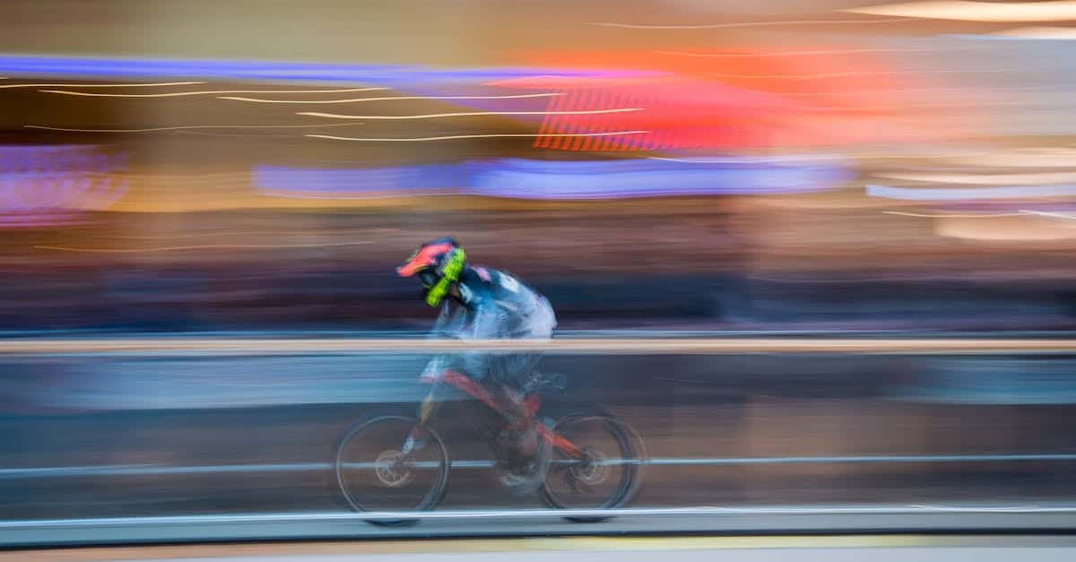 découvrez l'univers passionnant du vtt, un sport alliant adrénaline et nature. explorez des sentiers époustouflants, apprenez des techniques essentielles et trouvez le vtt idéal pour vos aventures en plein air.