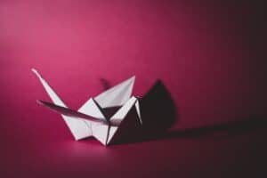 découvrez l'art de l'origami : apprenez à plier le papier pour créer des figures élégantes et créatives, adaptées aux débutants comme aux passionnés.