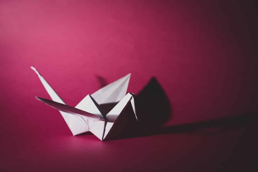 découvrez l'art de l'origami : apprenez à plier le papier pour créer des figures élégantes et créatives, adaptées aux débutants comme aux passionnés.