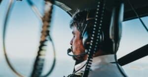découvrez l'univers captivant du pilotage, des techniques avancées aux expériences de vol. plongez dans l'apprentissage du pilotage d'avions et d'hélicoptères, ainsi que les conseils pour les passionnés d'aviation.