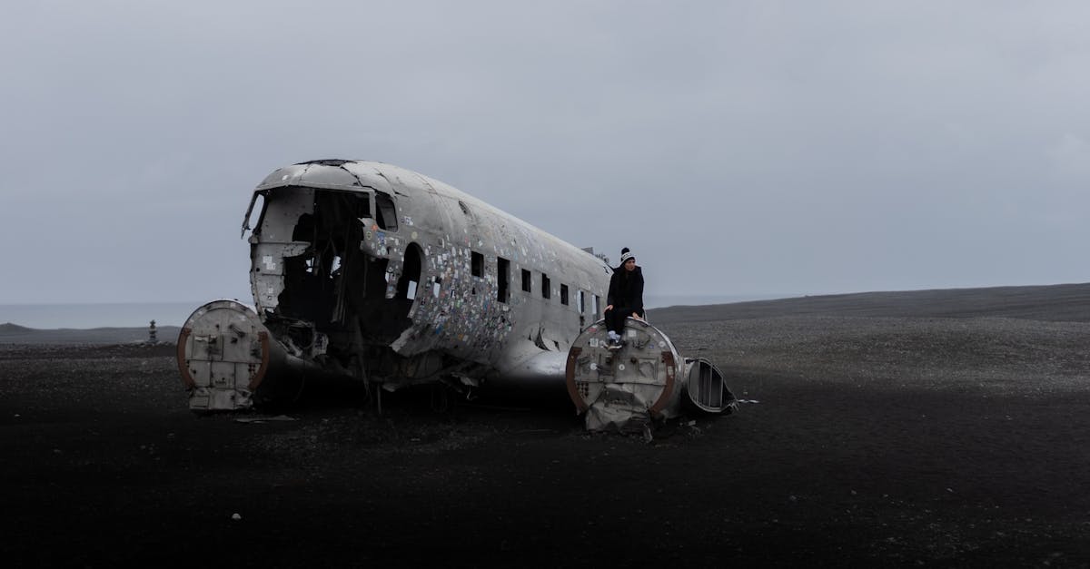 découvrez les stratégies de survie après un crash d'avion, des conseils d'experts et des histoires vraies de résilience face à l'adversité. préparez-vous à surmonter l'impensable et à augmenter vos chances de survie.