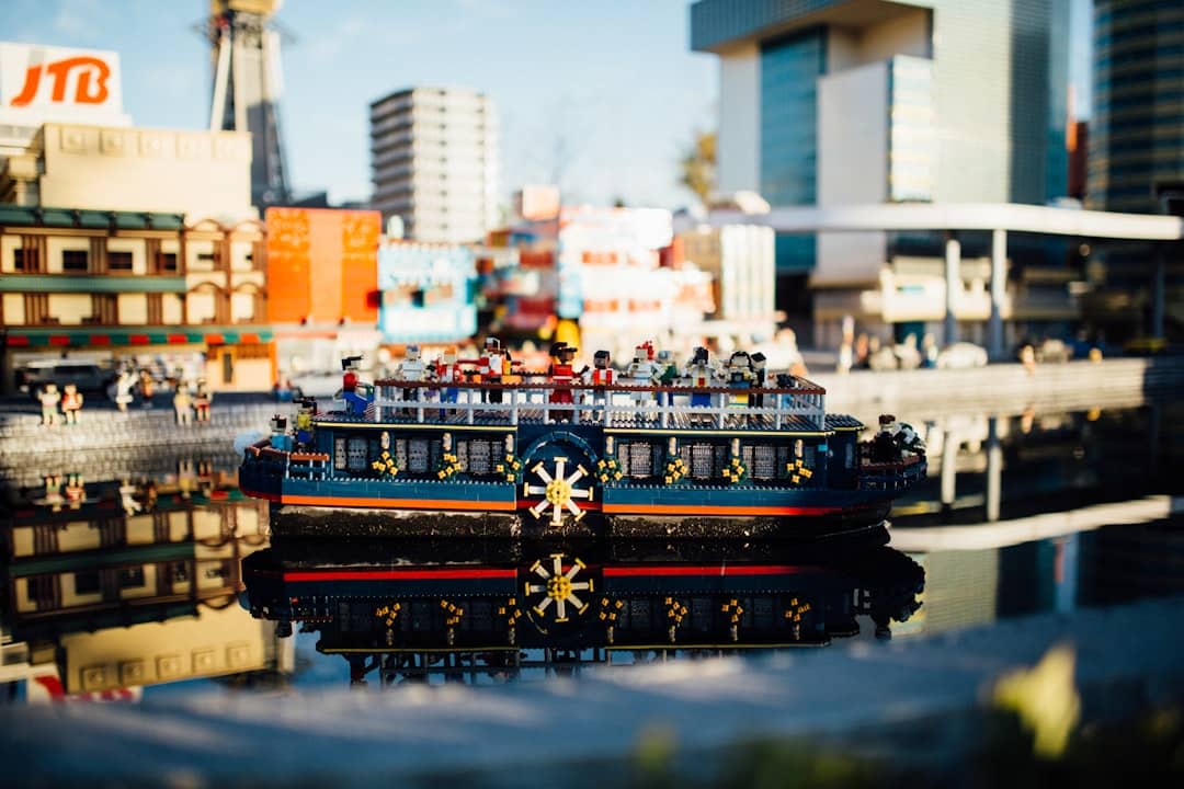 découvrez l'incroyable bateau pirate playmobil ! offrez à vos enfants des heures d'aventure en mer avec ce magnifique jouet qui stimule l'imagination. parfait pour des histoires de pirates palpitantes, ce navire est riche en détails et comprend de nombreuses figurines. préparez-vous à naviguer vers de nouvelles aventures !