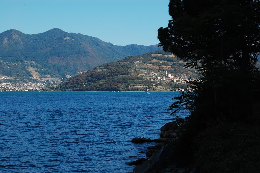 découvrez riva, la marque emblématique de bateaux de luxe italiens, réputée pour son élégance, son design raffiné et ses performances exceptionnelles sur l’eau. profitez d’un univers exclusif dédié aux passionnés de nautisme.