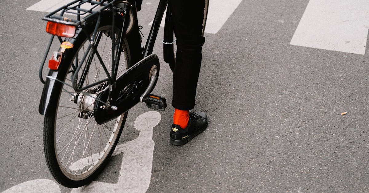 découvrez notre sélection de chaussures de cyclisme sur route alliant confort, performance et légèreté pour vos sorties et compétitions.