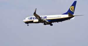 découvrez ryanair, la compagnie aérienne low-cost européenne, offrant des vols abordables vers de nombreuses destinations pour vos voyages d'affaires ou de loisirs.