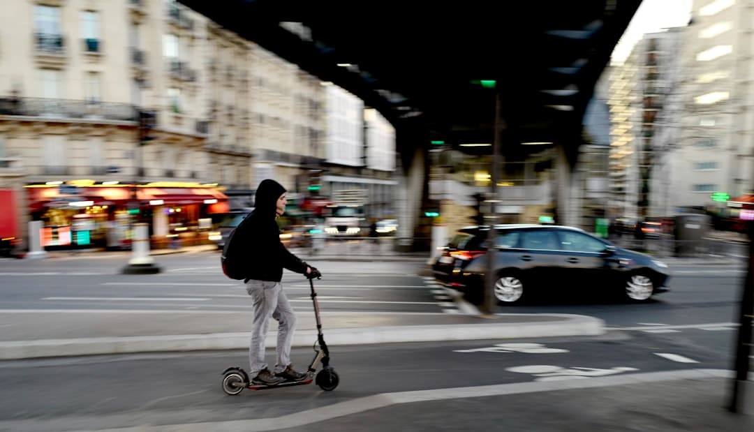 découvrez le monde des scooters : un moyen de transport urbain pratique, économique et écologique. explorez nos modèles récents, conseils d'achat et astuces d'entretien pour profiter pleinement de votre expérience sur deux roues.