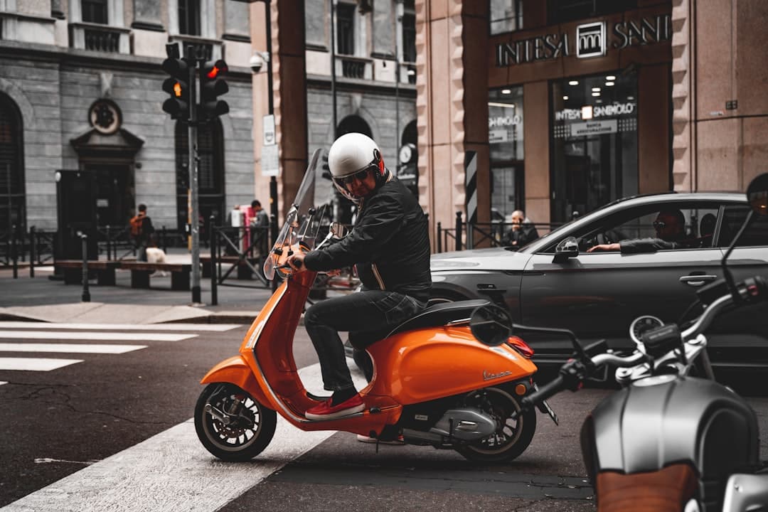 découvrez notre gamme de scooters performants et stylés, idéaux pour vos déplacements en ville. profitez de notre sélection de modèles économiques et respectueux de l'environnement, alliant confort et praticité. roulez avec aisance et style grâce à nos scooters de qualité.