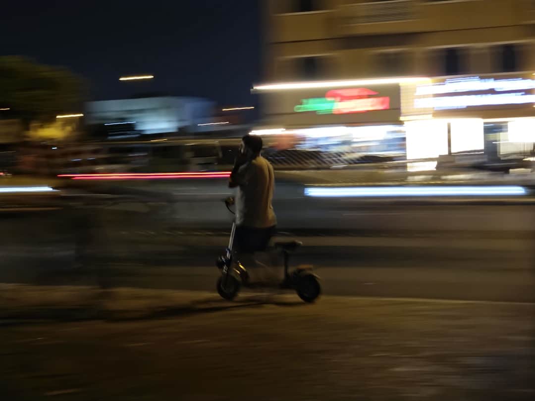 découvrez le scooter 3-en-1, idéal pour accompagner la croissance de votre enfant ! polyvalent, évolutif et sécurisé, il offre trois modes d'utilisation pour s'adapter à tous les âges. parfait pour un apprentissage en douceur et des balades en toute confiance.