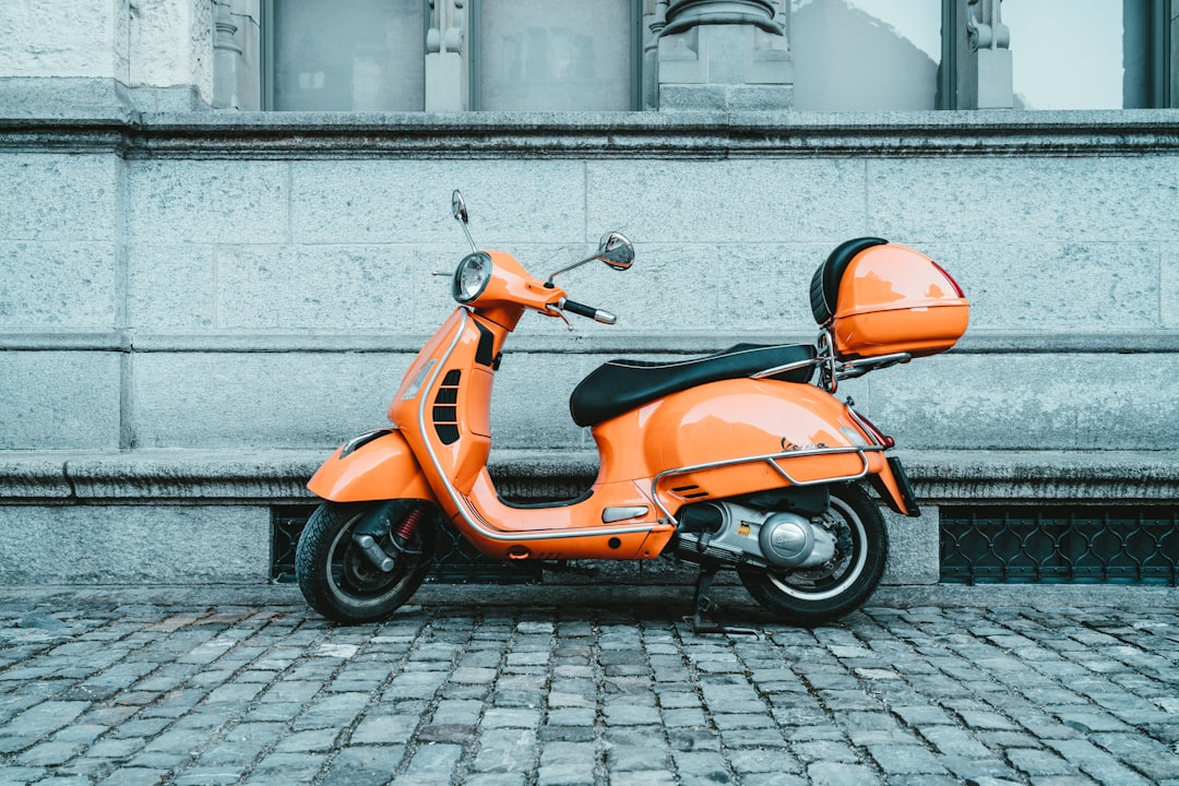 découvrez le monde des scooters : des véhicules pratiques, économiques et écologiques, idéaux pour vos trajets quotidiens. explorez notre guide sur les différents modèles, conseils d'achat et astuces d'entretien pour profiter pleinement de votre expérience de conduite.