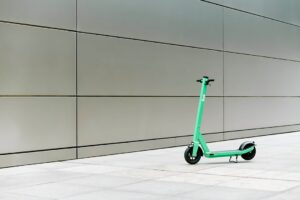 découvrez notre sélection de scooters modernes et performants, idéals pour vos déplacements urbains. profitez d'un design élégant, d'une grande maniabilité et d'une consommation économique.