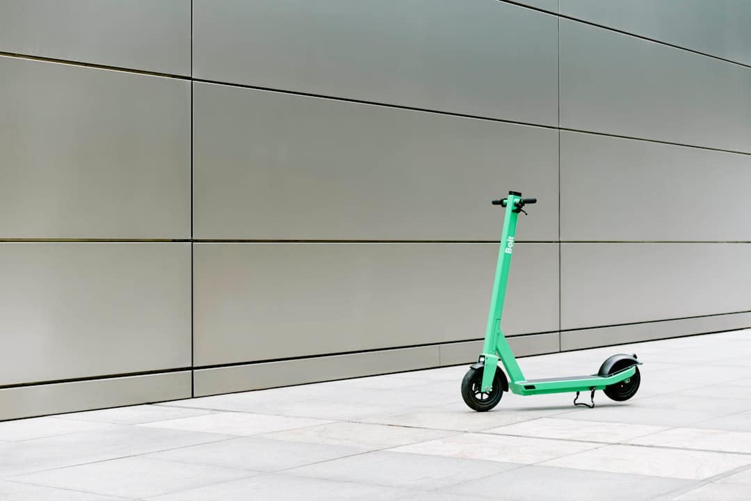 découvrez notre sélection de scooters modernes et performants, idéals pour vos déplacements urbains. profitez d'un design élégant, d'une grande maniabilité et d'une consommation économique.
