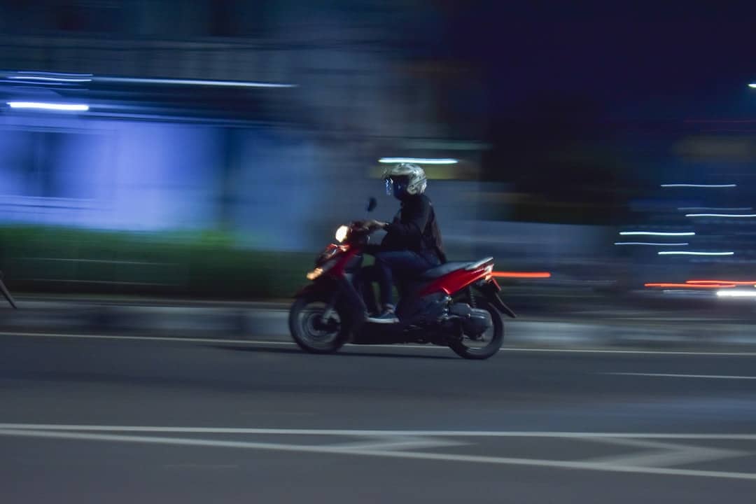 découvrez notre poignée de guidon pour scooter, offrant un confort optimal et une meilleure prise en main pour une conduite sécurisée et agréable.