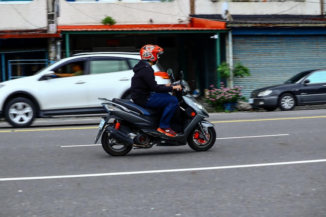 protégez votre deux-roues avec une assurance scooter adaptée à vos besoins. comparez les offres, bénéficiez des meilleures garanties et roulez en toute sérénité, que vous soyez conducteur occasionnel ou régulier.