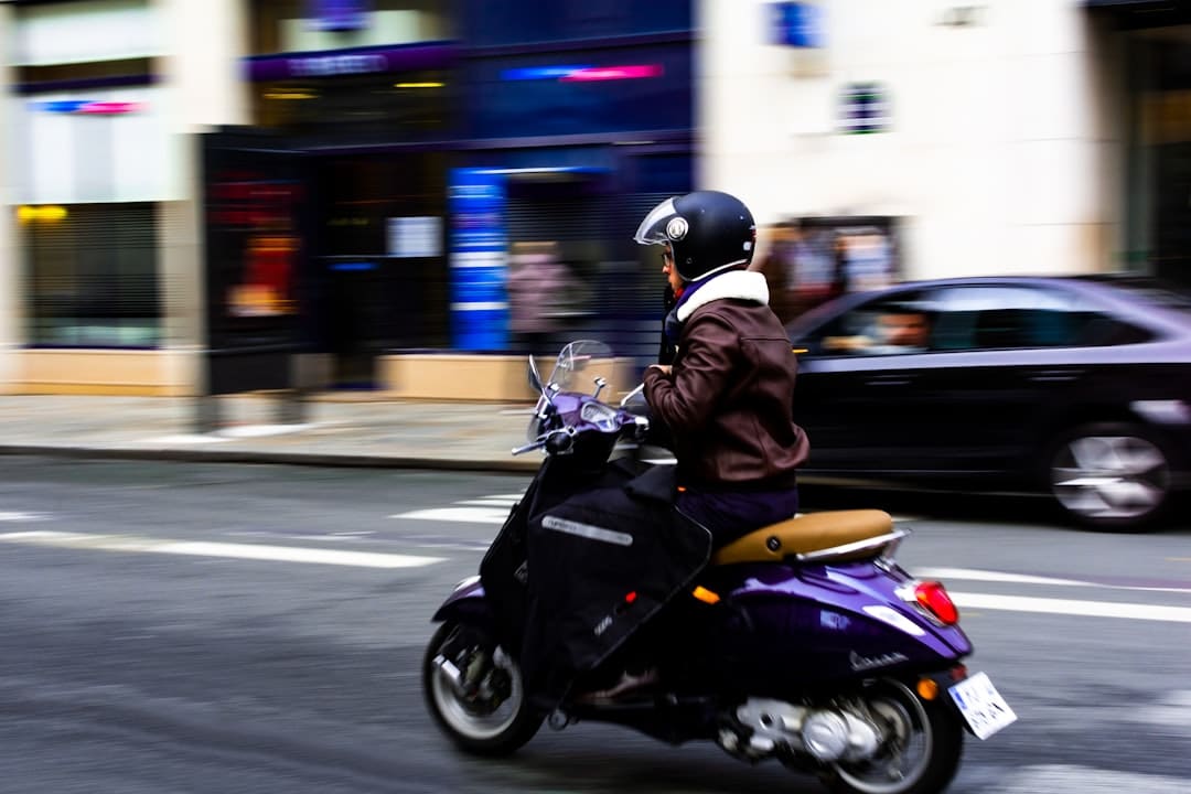 découvrez notre sélection de roues de scooter de haute qualité, idéales pour améliorer la performance de votre scooter. durables et élégantes, nos roues garantissent une conduite fluide et sécurisée, que ce soit en milieu urbain ou sur des terrains variés. trouvez les roues parfaites pour personnaliser votre expérience de conduite.