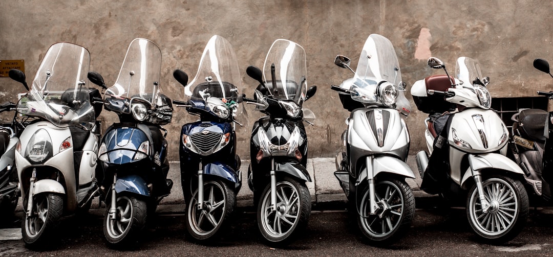 découvrez notre gamme de roues de scooter de haute qualité, conçues pour améliorer la performance et la sécurité de votre véhicule. que vous soyez un rider débutant ou expérimenté, trouvez les roues idéales pour une conduite fluide et agréable.