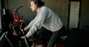 découvrez nos vélos d'appartement de haute qualité pour un entraînement efficace à domicile, alliant confort et performance.