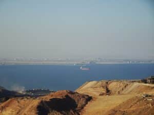 découvrez le canal de suez, voie maritime stratégique reliant la méditerranée à la mer rouge, facilitant le commerce international et l'économie mondiale.