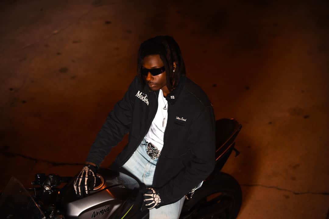 découvrez nos vestes moto d'été alliant sécurité, style et confort pour rouler par temps chaud. tissus respirants, protection optimale et design moderne pour motards exigeants.