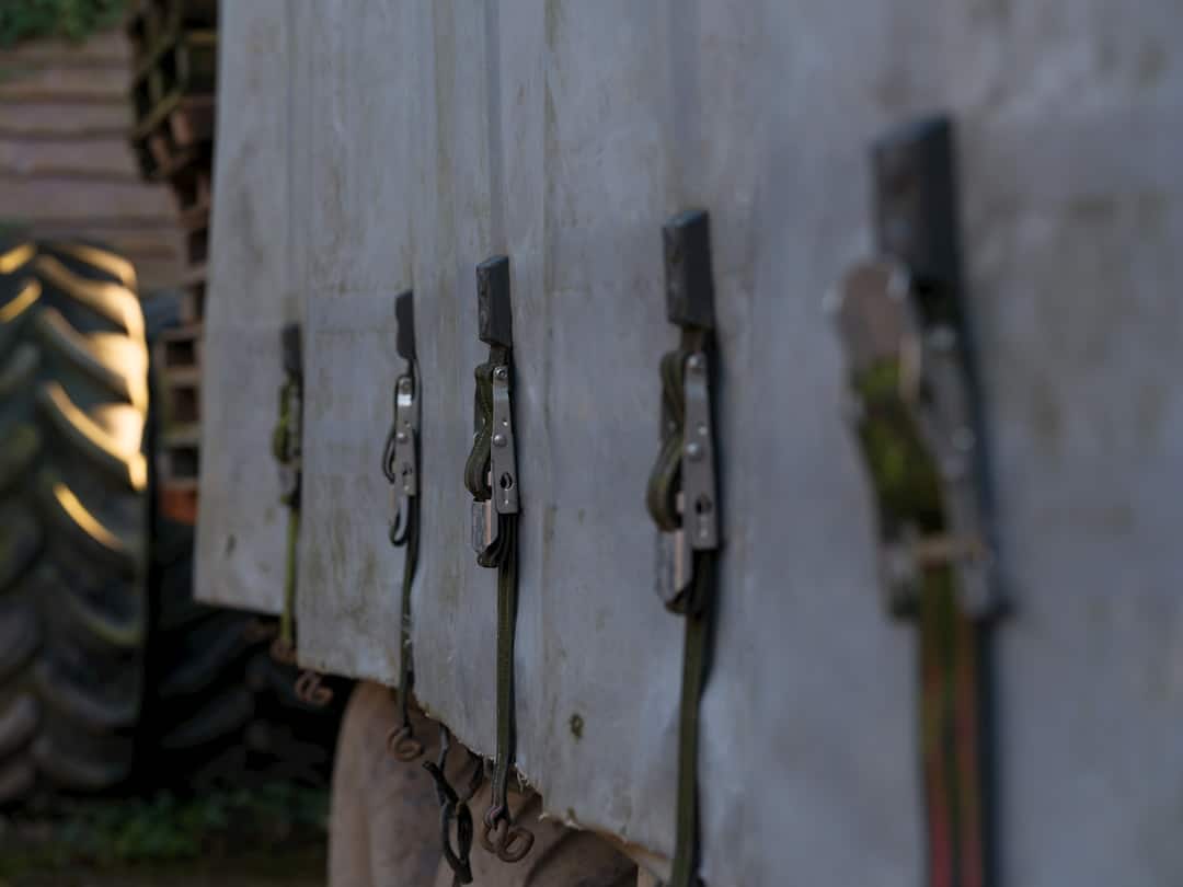 découvrez nos bâches tarpaulin résistantes et imperméables, idéales pour protéger vos équipements contre la pluie, le soleil ou la poussière. choisissez parmi différents formats pour répondre à tous vos besoins de couverture.