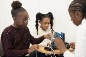 découvrez l'importance de l'inspection technique pour garantir la sécurité et la performance de vos véhicules. apprenez comment cette étape cruciale peut vous aider à éviter des problèmes potentiels et à respecter la réglementation en vigueur.