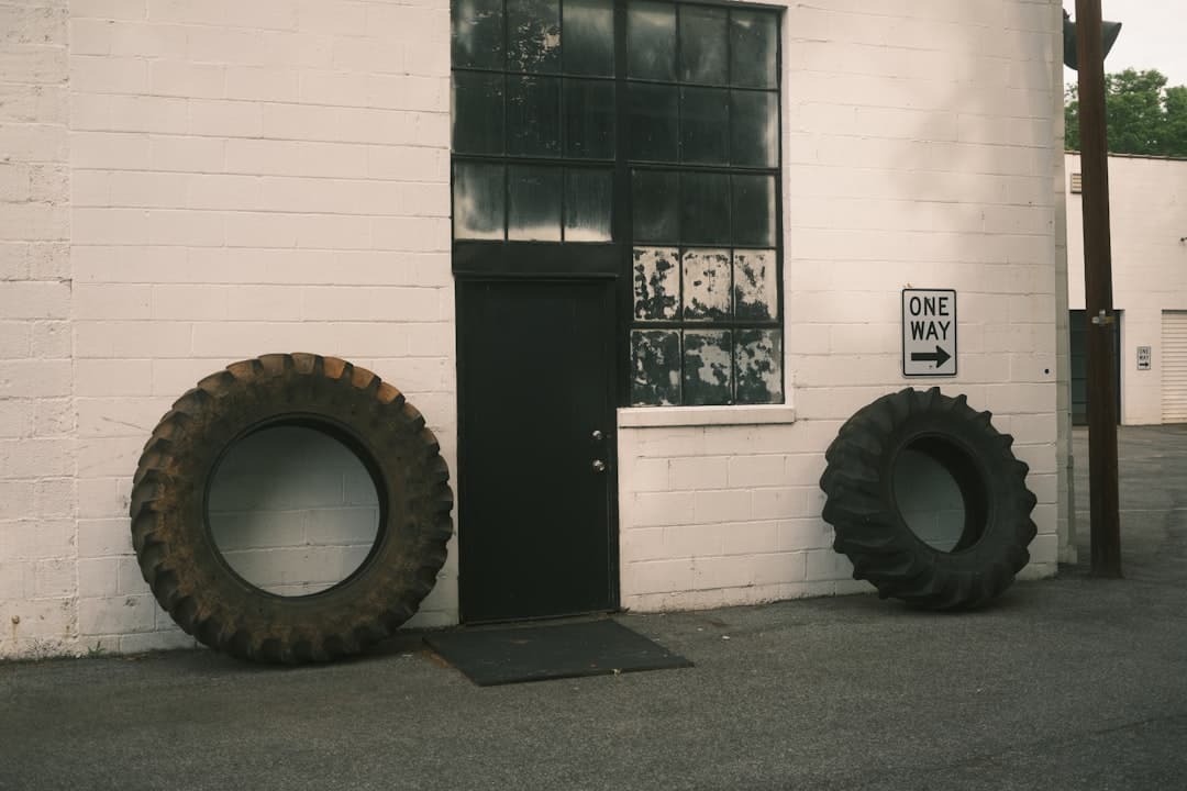 découvrez tout ce qu'il faut savoir sur le pneu à chambre à air (tire tube) : utilité, avantages, conseils d'entretien et les critères pour bien choisir selon votre véhicule.