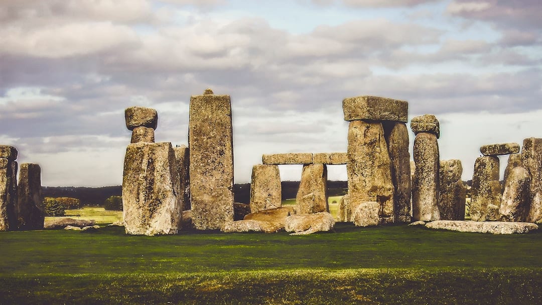 découvrez notre sélection des attractions touristiques incontournables qui séduiront les voyageurs en quête d'aventure, de culture et d'histoire. explorez des sites emblématiques, des paysages époustouflants et des expériences uniques qui enrichiront votre séjour.