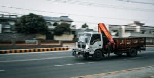 service de remorquage rapide et fiable : faites appel à notre dépanneuse pour tous vos besoins d’assistance routière 24h/24 et 7j/7, dépannage voiture, remorquage utilitaires ou motos, intervention urgente en cas de panne ou d’accident.