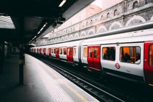 découvrez le monde fascinant des trains : leur histoire, leur technologie et leur impact sur les voyages modernes. embarquez pour un voyage inoubliable à travers les paysages, tout en explorant les différentes options de transport ferroviaire.