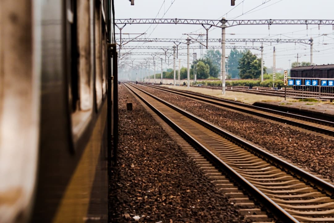 découvrez les avantages du voyage en train : confort, rapidité et paysages à couper le souffle. planifiez votre prochain trajet ferroviaire en france ou en europe et profitez d'une expérience unique.