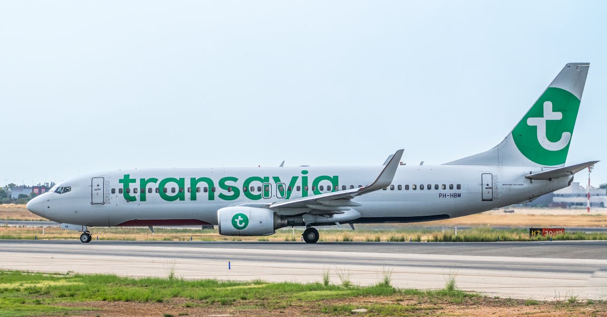 découvrez transavia, la compagnie aérienne low-cost proposant des vols pas chers vers de nombreuses destinations en europe et autour du bassin méditerranéen. réservez facilement et profitez d’un service de qualité à prix abordable.