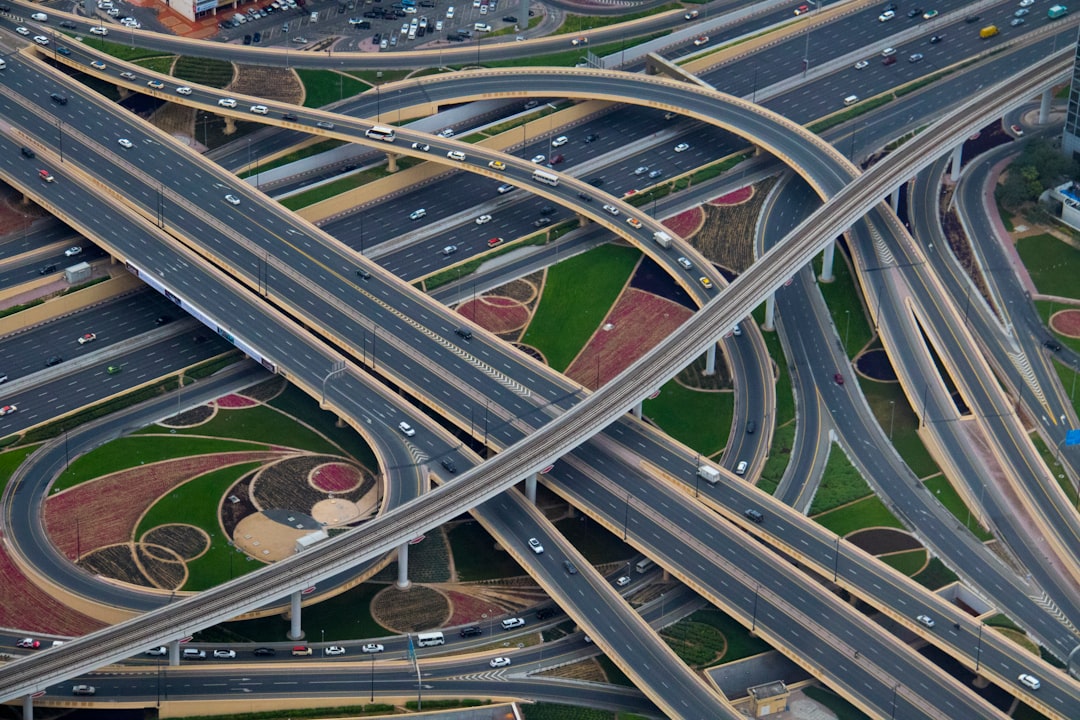 découvrez les différentes solutions de transport, qu'il s'agisse de transports en commun, de logistique, ou de services de livraison, pour répondre à tous vos besoins de déplacement et de gestion de marchandises.