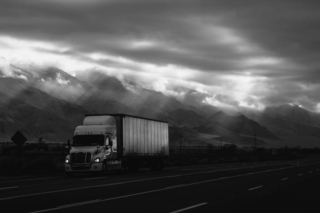 découvrez tout sur les camions : types, caractéristiques, usages et conseils pour bien choisir votre truck selon vos besoins professionnels ou personnels.