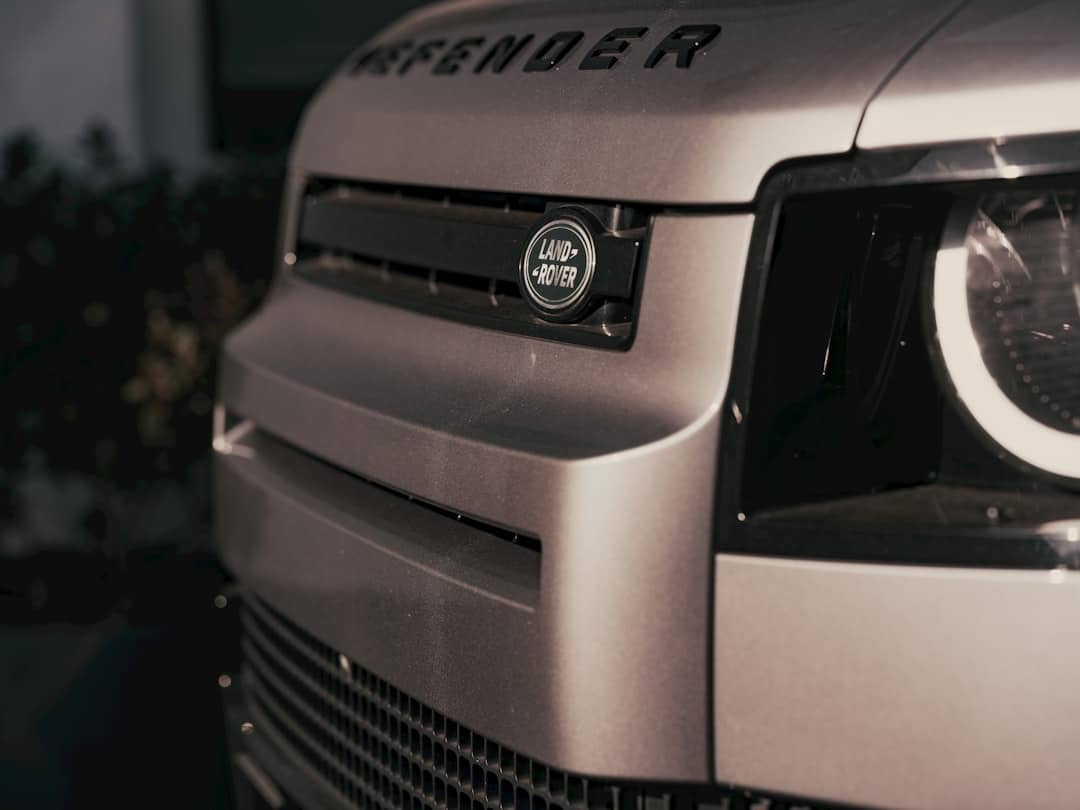 découvrez les caractéristiques essentielles des camions, y compris leur puissance, leur capacité de charge, leur taille et leur efficacité, pour mieux choisir le véhicule adapté à vos besoins de transport.