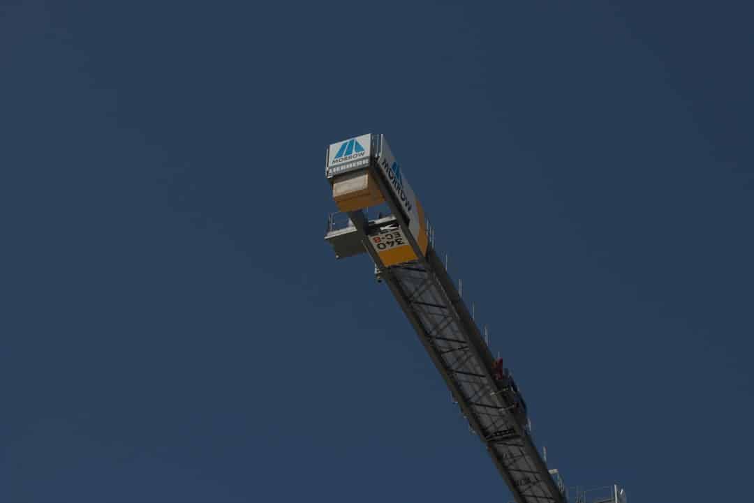 location de grues mobiles pour vos projets de levage. solutions flexibles et équipements performants adaptés à vos besoins industriels et de construction.