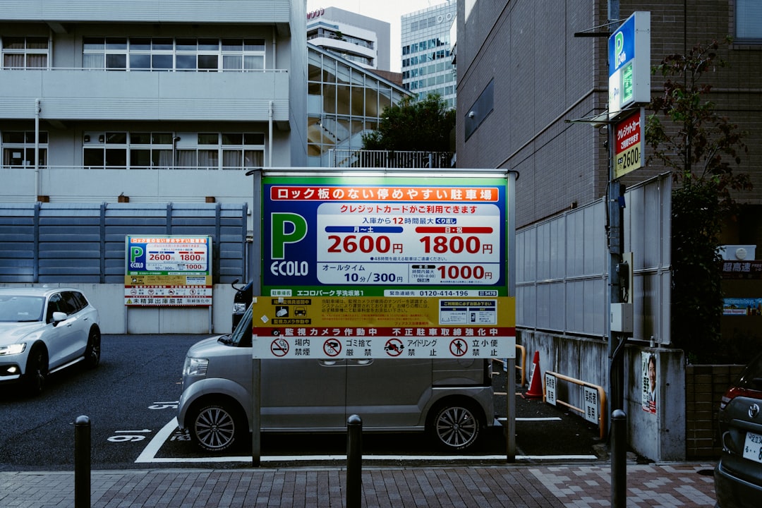 louez un camion facilement pour vos déménagements, livraisons ou transports de marchandises. découvrez nos offres flexibles de location de camions adaptées à tous vos besoins, à des tarifs compétitifs et avec un service professionnel.